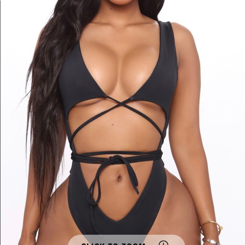 Fashion nova swimsuit